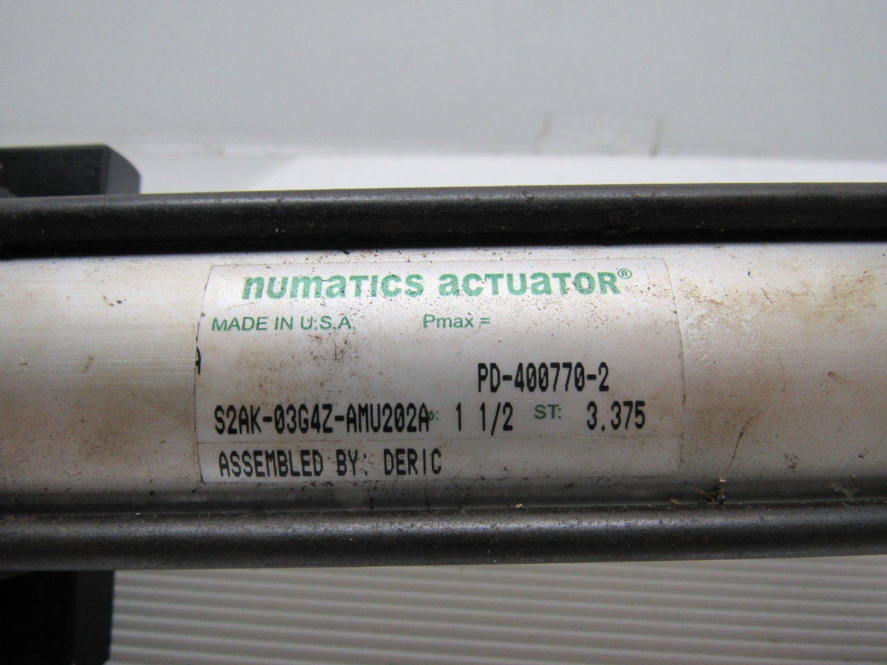 Numatics S2AK-03G4Z-AMU202A 1-1/2 Bore 3.375" Stroke Multi Position Air Cylinder