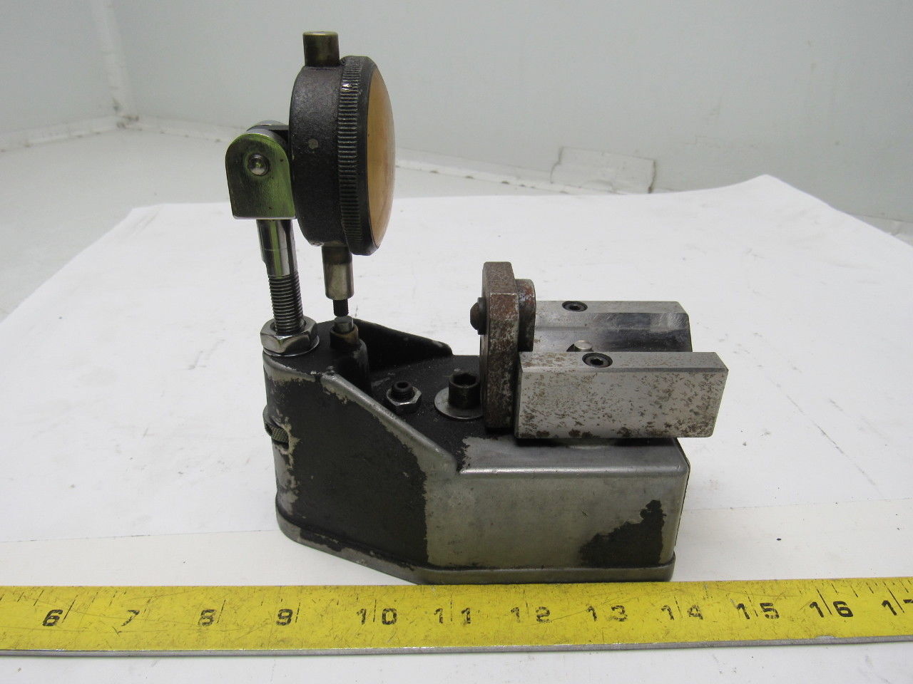 Dow Gage Model 10 Dial Manual Precision Parts Comparator Gauge .005mm Increment