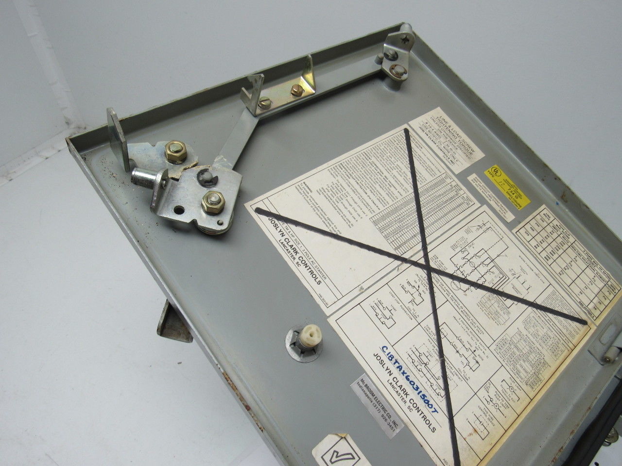 Joslyn Clark C18TAX6031500T Fusible Disconnect Switch Enclosure