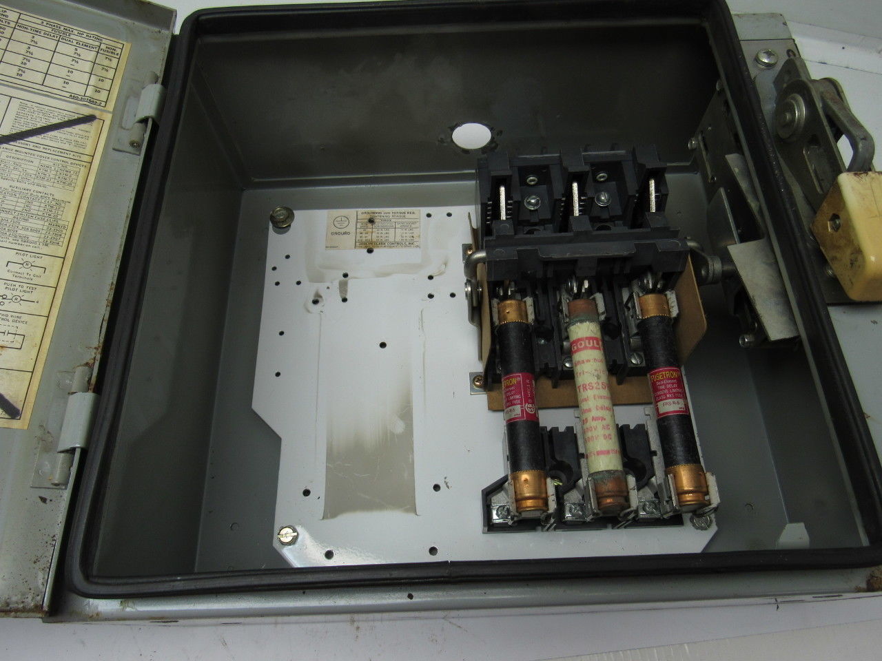 Joslyn Clark C18TAX6031500T Fusible Disconnect Switch Enclosure