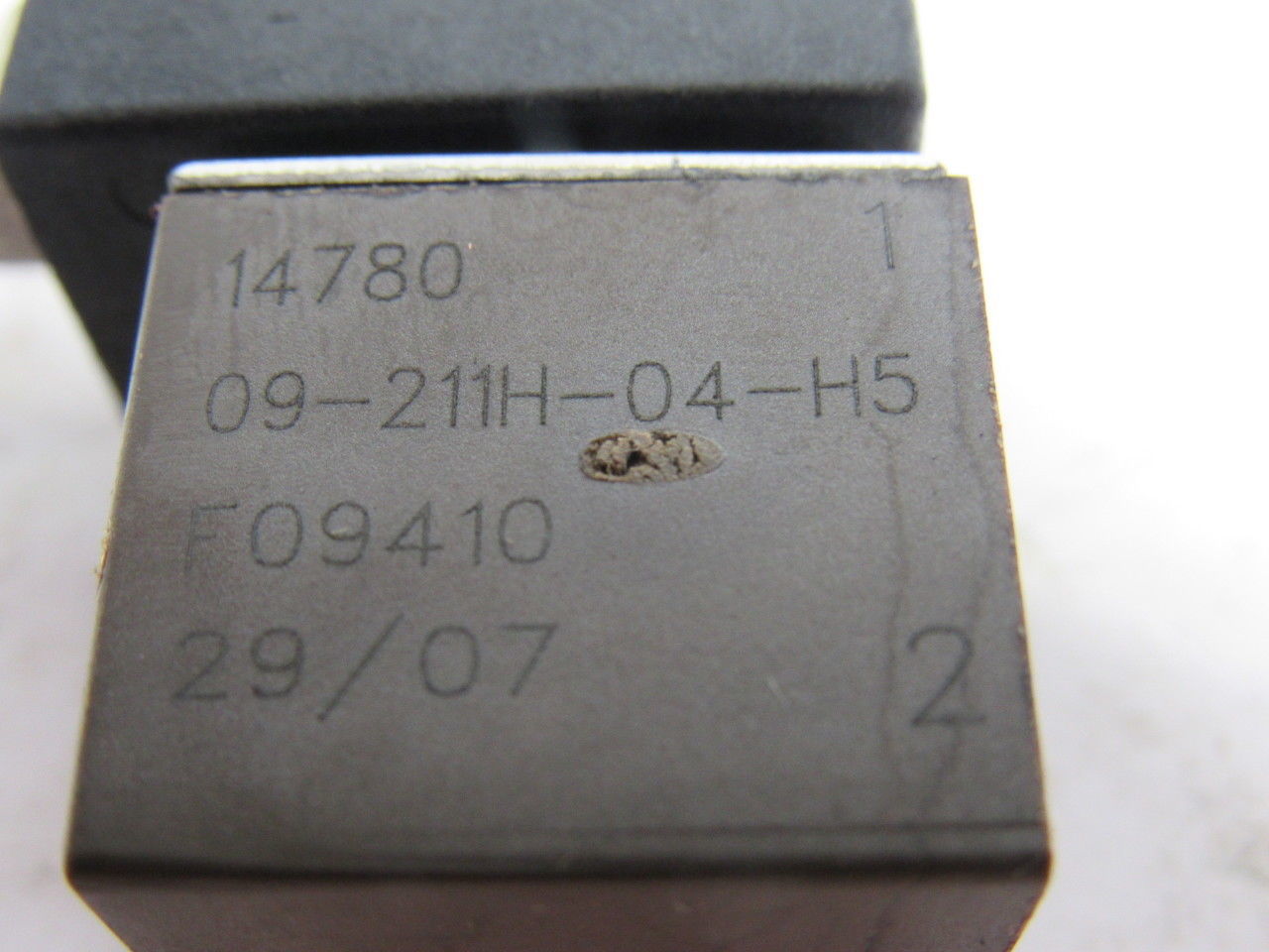 Fluid Automation 09-211H-04-H5 Solenoid Valve 24VDC 3.8W