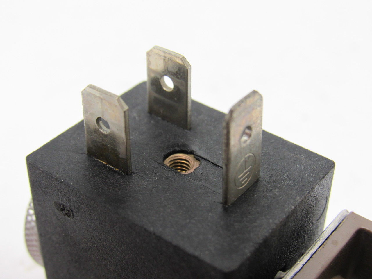 Fluid Automation 09-211H-04-H5 Solenoid Valve 24VDC 3.8W