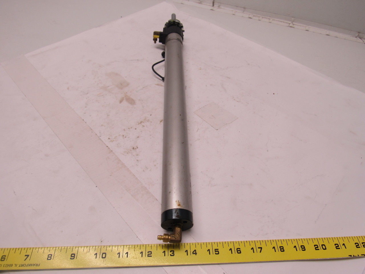 Pneumatic Air Robot Cylinder 32-1/2" stroke 1-1/2" Bore Double End
