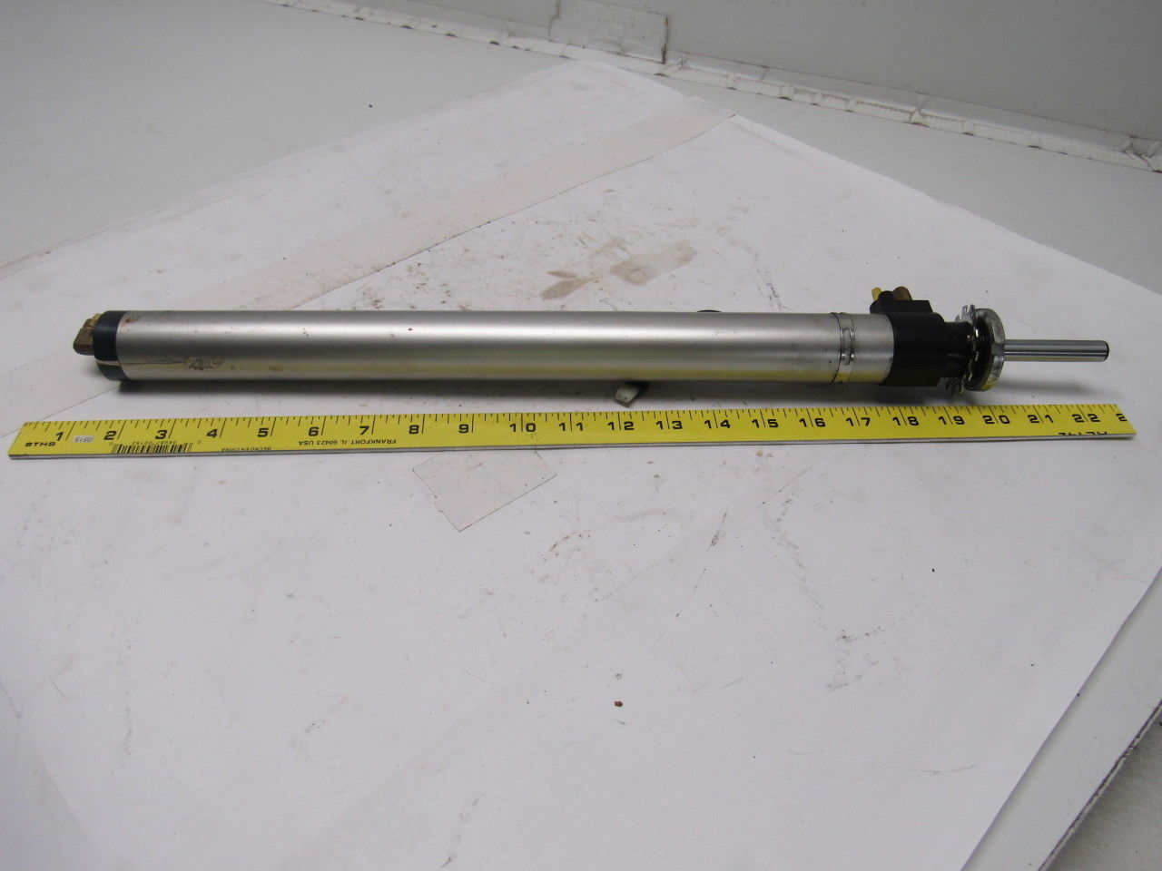 Pneumatic Air Robot Cylinder 32-1/2" stroke 1-1/2" Bore Double End
