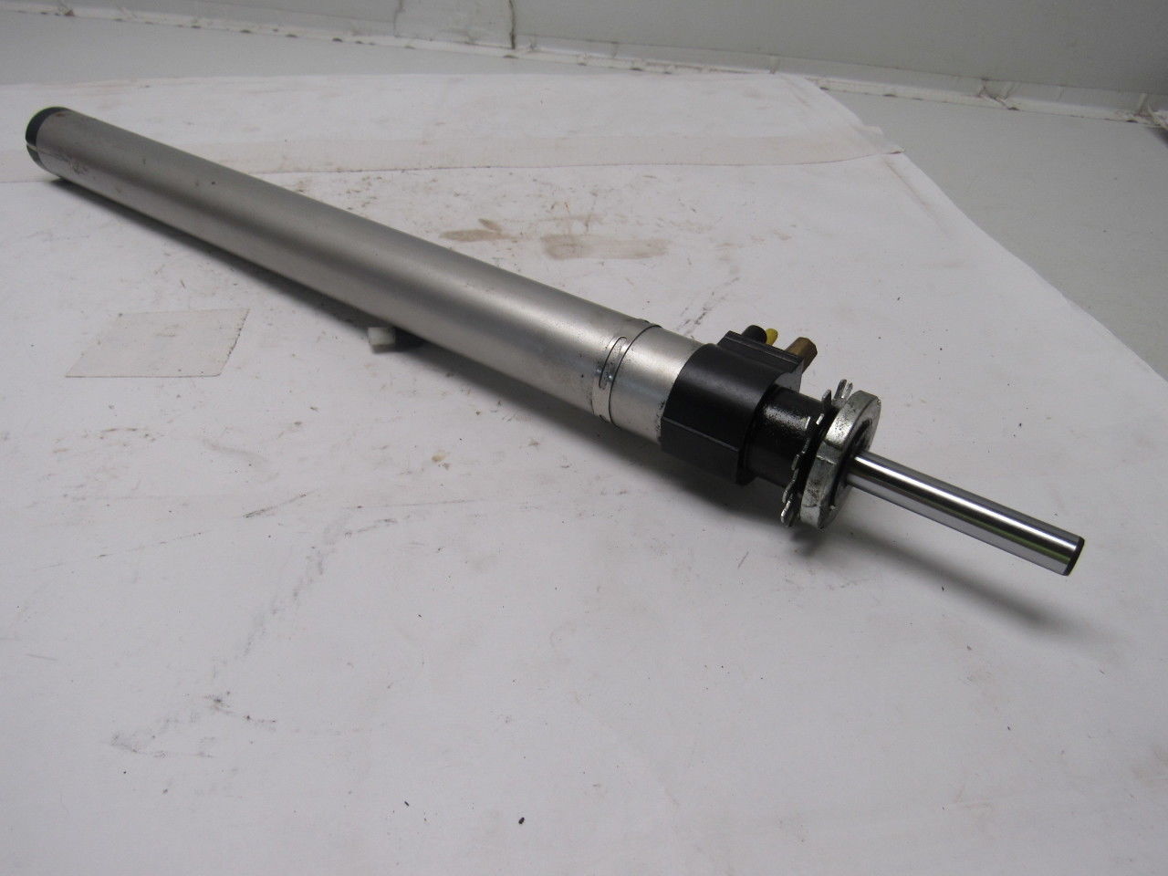 Pneumatic Air Robot Cylinder 32-1/2" stroke 1-1/2" Bore Double End
