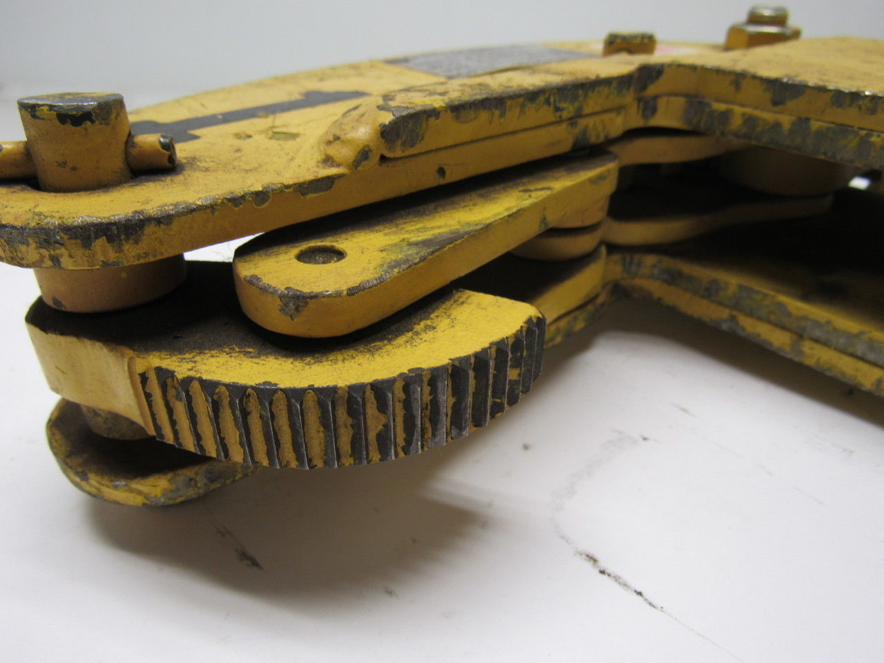 Safety Clamps VL-UNIV SPEC 1 Ton Capacity Vertical Lifting Clamp 3-1/2"-4-1/4"