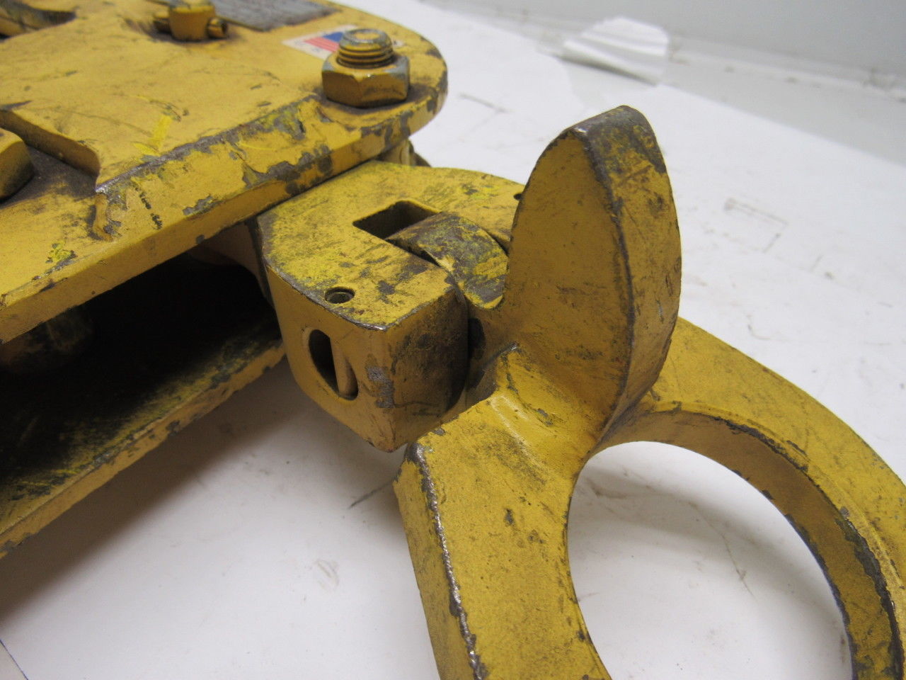 Safety Clamps VL-UNIV SPEC 1 Ton Capacity Vertical Lifting Clamp 3-1/2"-4-1/4"