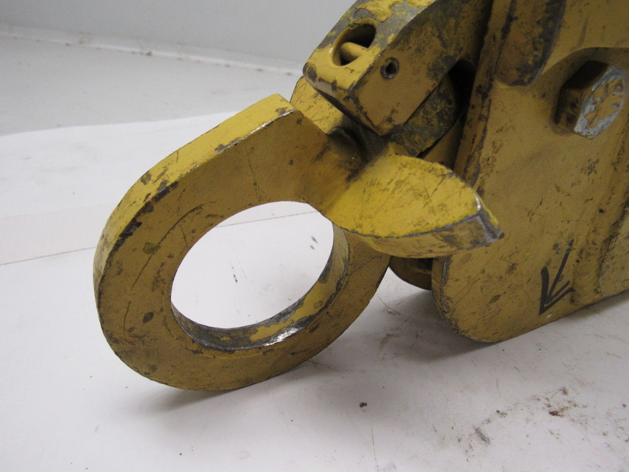 Safety Clamps VL-UNIV SPEC 1 Ton Capacity Vertical Lifting Clamp 3-1/2"-4-1/4"