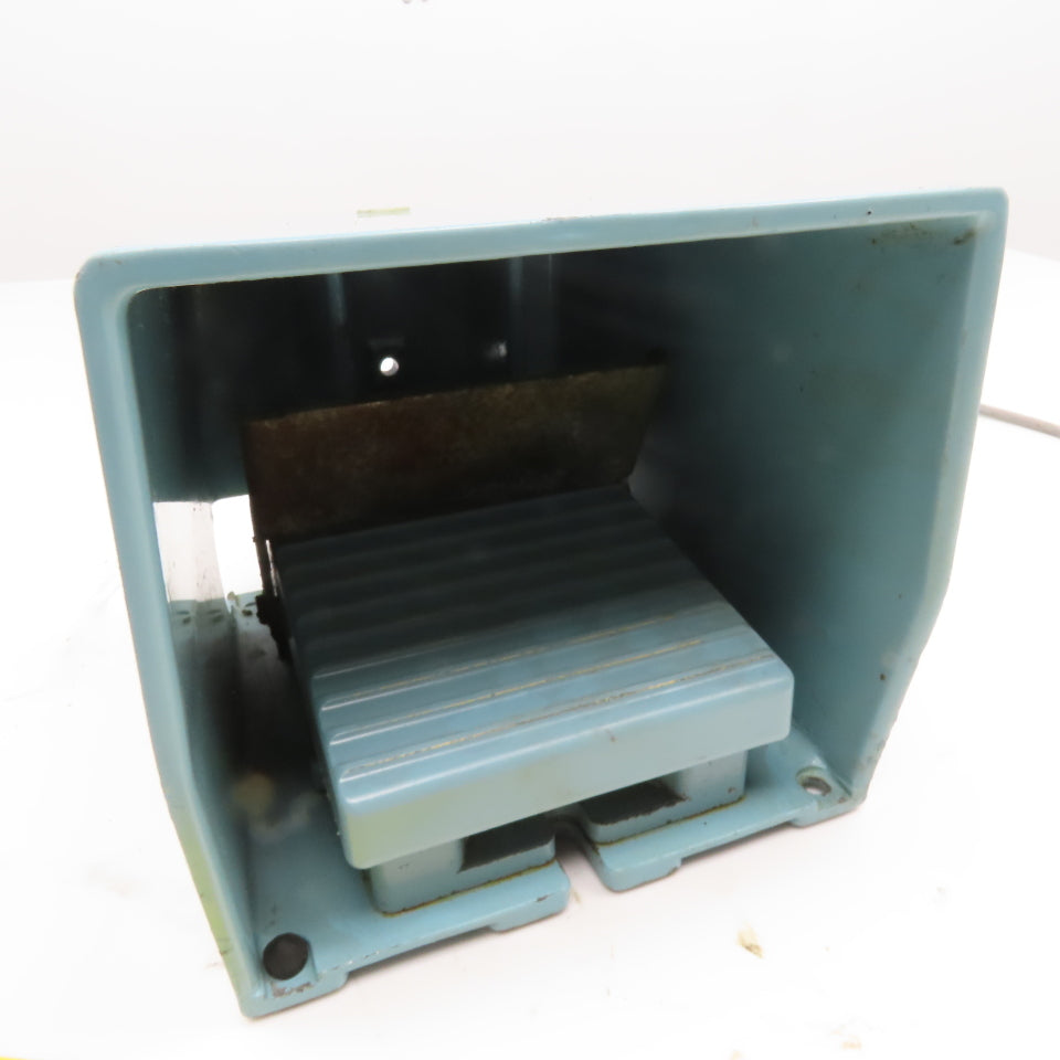 Telemecanique XPE-M 500V Foot Pedal Operator Switch