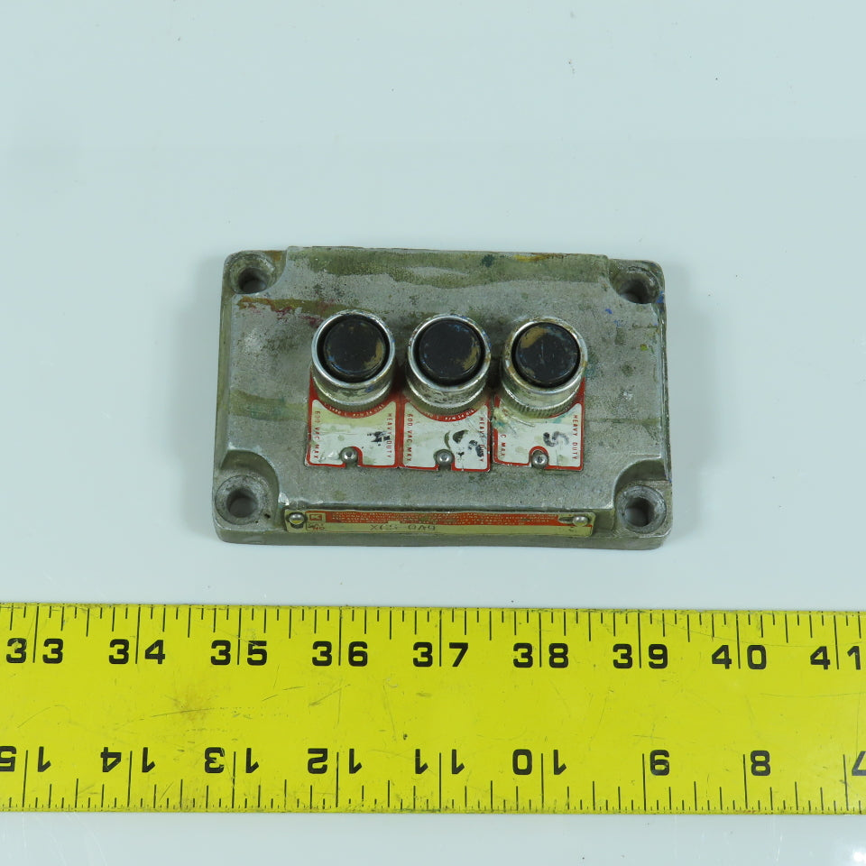 Killark XCS-0A9 3-Button Momentary Contact Hazardous Location Push Switches 600V