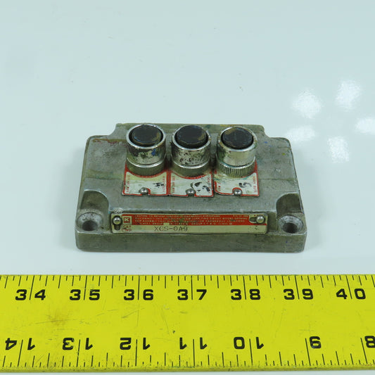 Killark XCS-0A9 3-Button Momentary Contact Hazardous Location Push Switches 600V