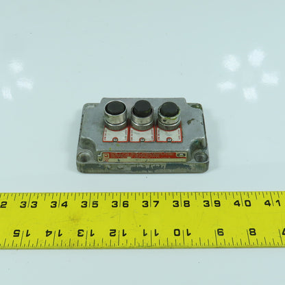 Killark XCS-1A9 3-Button Momentary Contact Hazardous Location Push Switches 600V