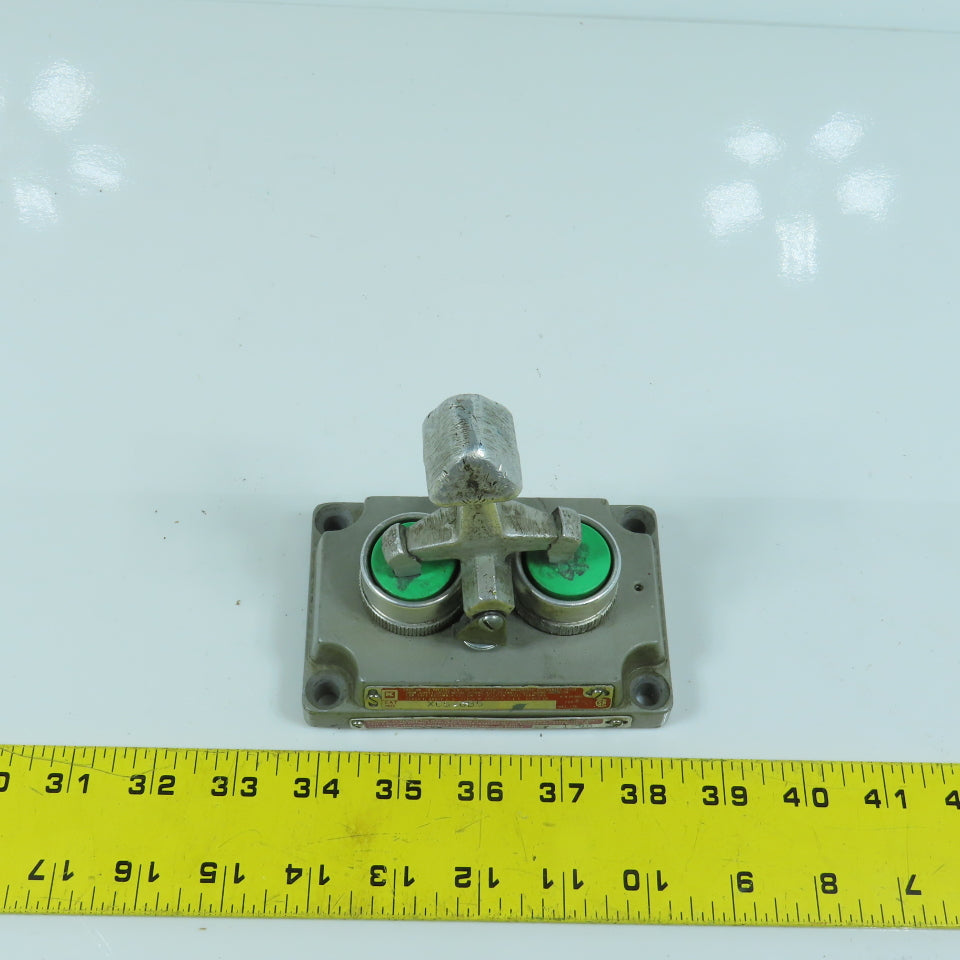 Killark XCS-0B5 2-Button Momentary Contact Switch Hazardous Location W/Handle